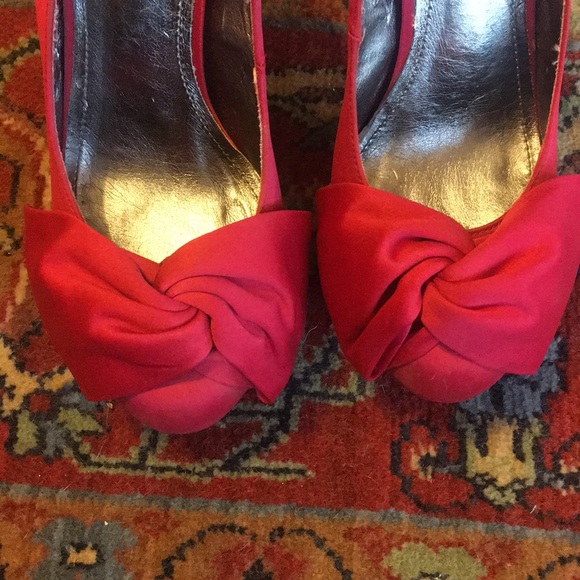 Bakers Viviane Large Bow Platform Pumps - Picture 7 of 8